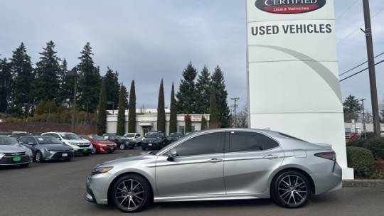 2023 Toyota Camry Hybrid SE — Sedan — 15,545 mi — Gladstone, OR