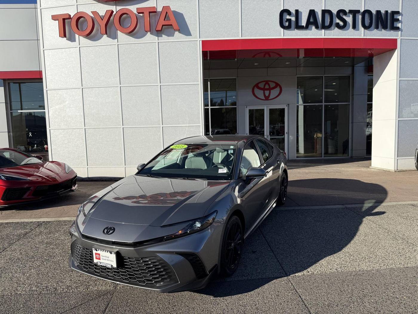 2025 Toyota Camry Hybrid SE — Sedan — 9,785 mi — Gladstone, OR
