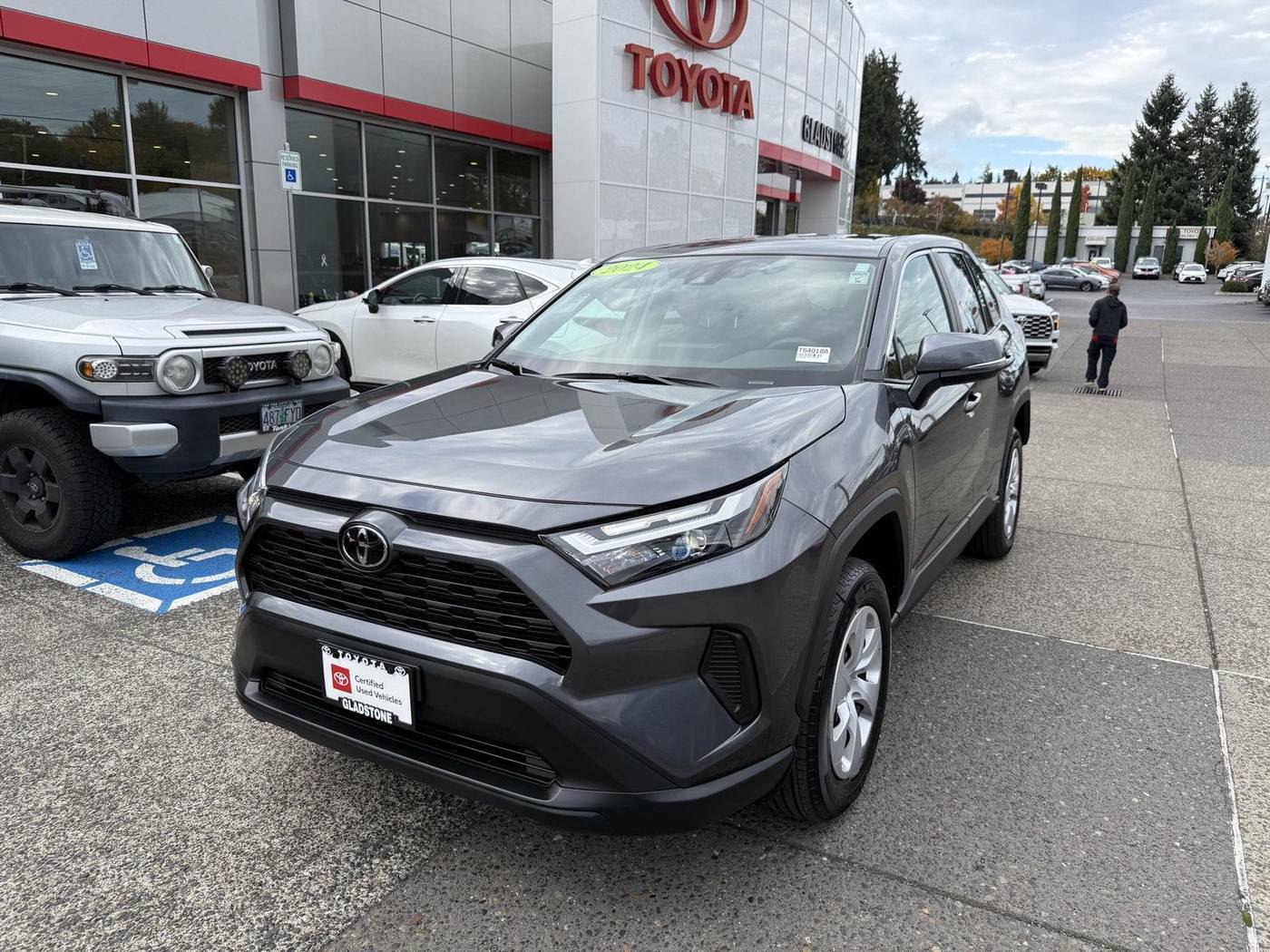 2024 Toyota RAV4 LE — SUV — 2,653 mi — Gladstone, OR
