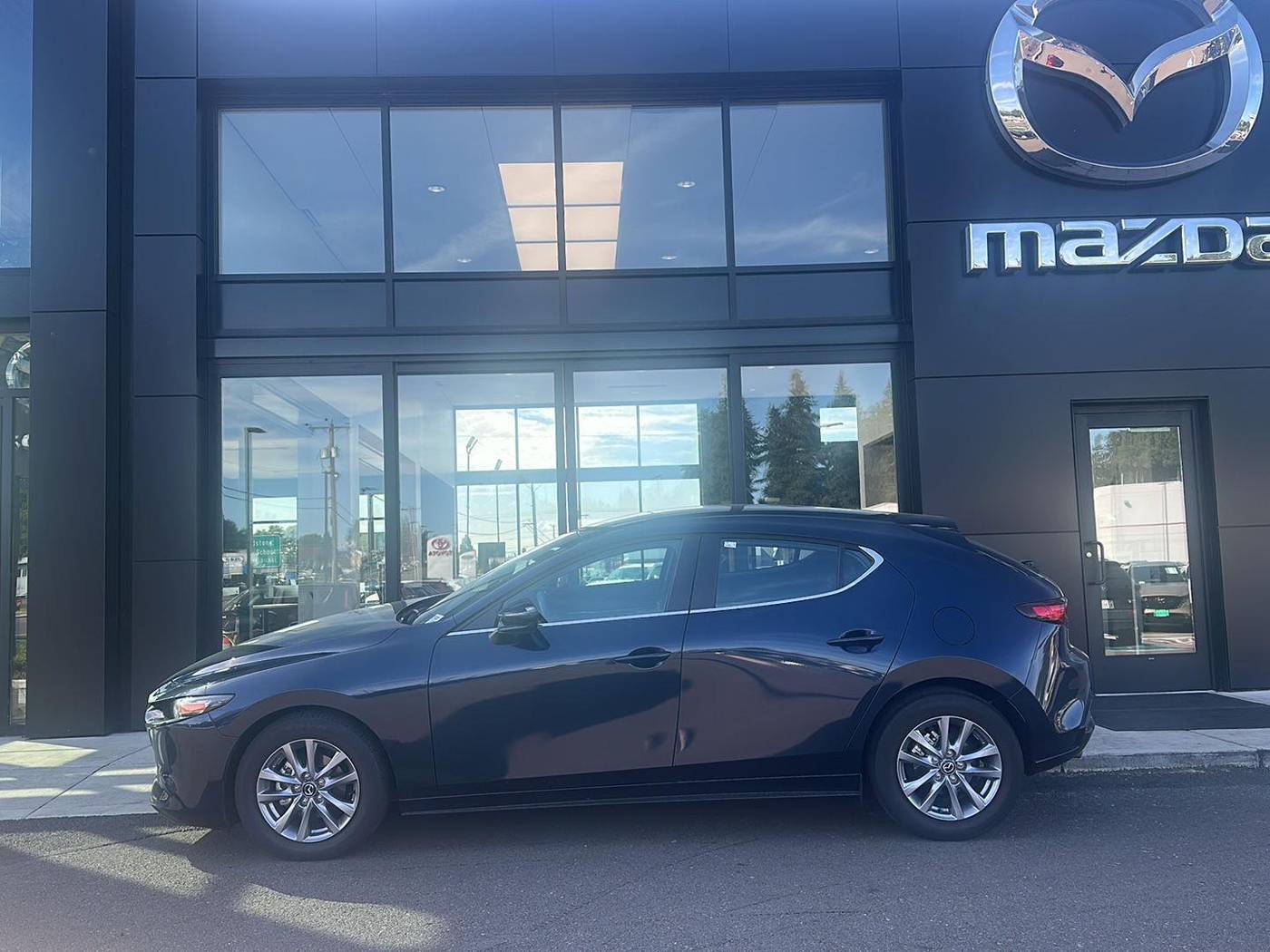 2022 Mazda Mazda3 2.5 S — Hatchback — 12,002 mi — Gladstone, OR