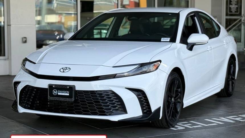 2025 Toyota Camry SE — Sedan — 14,058 mi — Norwalk, CA