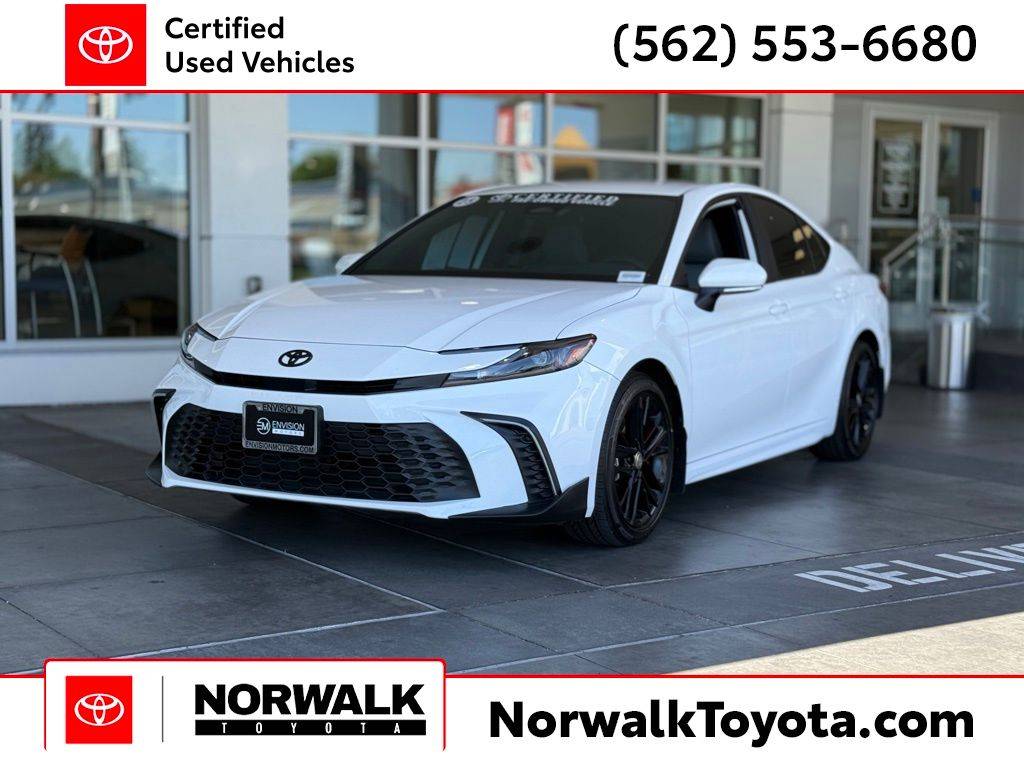 2025 Toyota Camry Hybrid SE — Sedan — 19,118 mi — Norwalk, CA