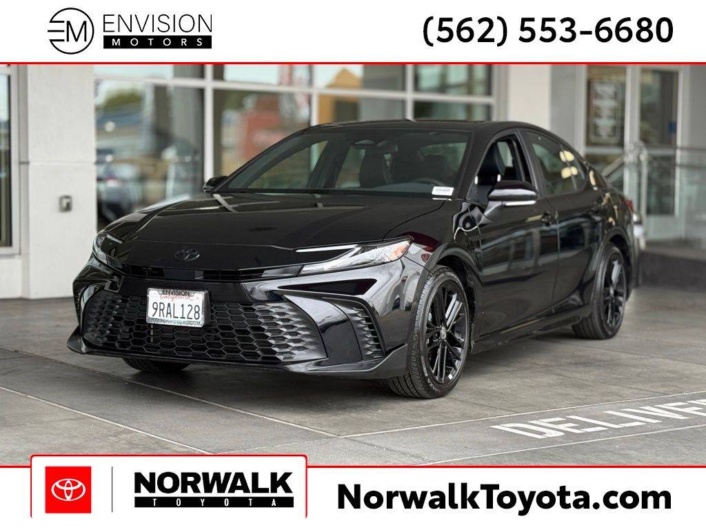2025 Toyota Camry SE — Sedan — 11,914 mi — Norwalk, CA