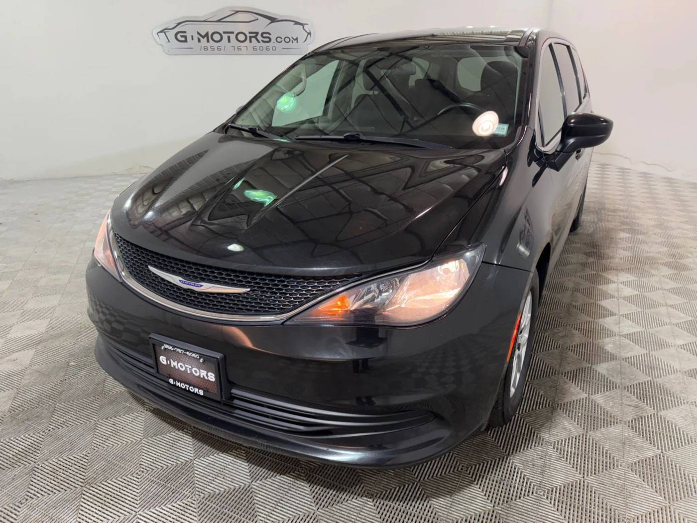 2019 Chrysler Pacifica Touring — Minivan — 96,724 mi — Waterford Works, NJ