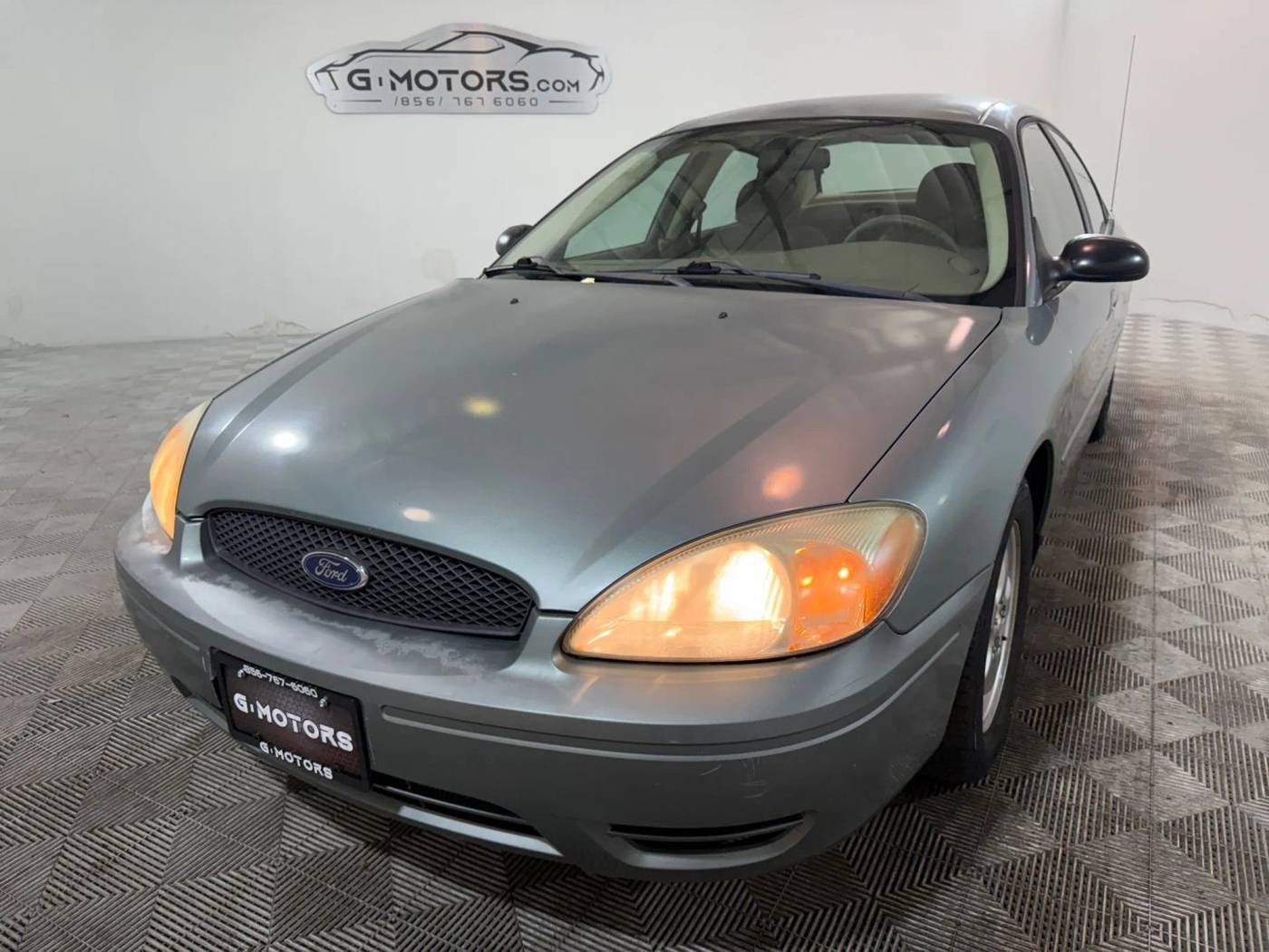 2005 Ford Taurus SE — Sedan — 180,676 mi — Waterford Works, NJ