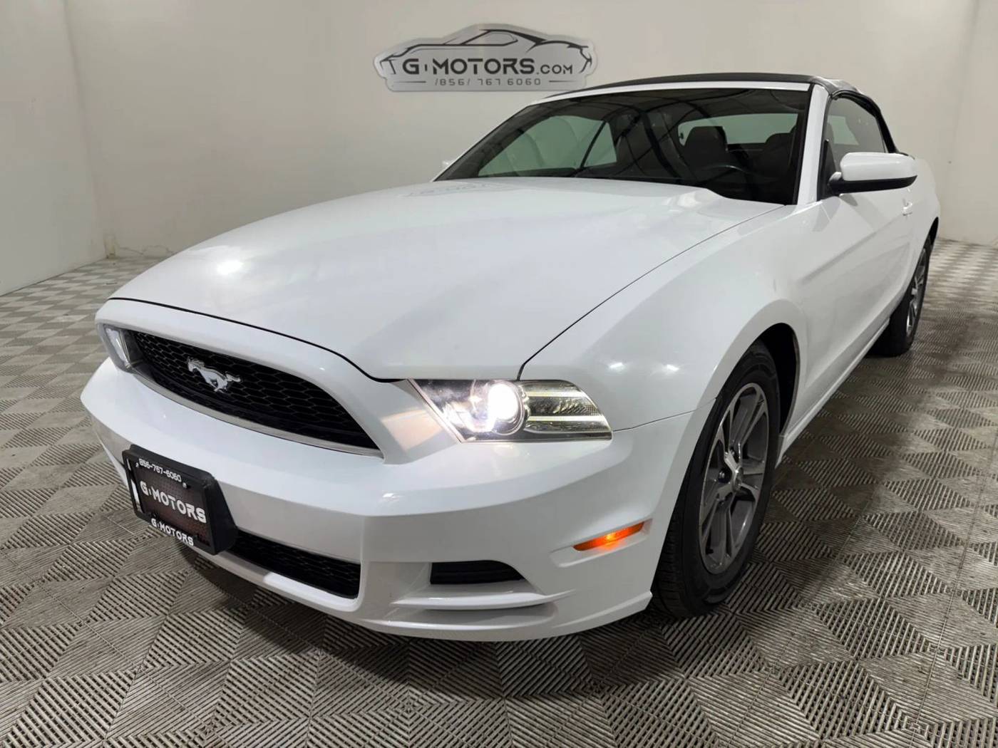 2014 Ford Mustang V6 Premium — Convertible — 115,042 mi — Waterford Works, NJ