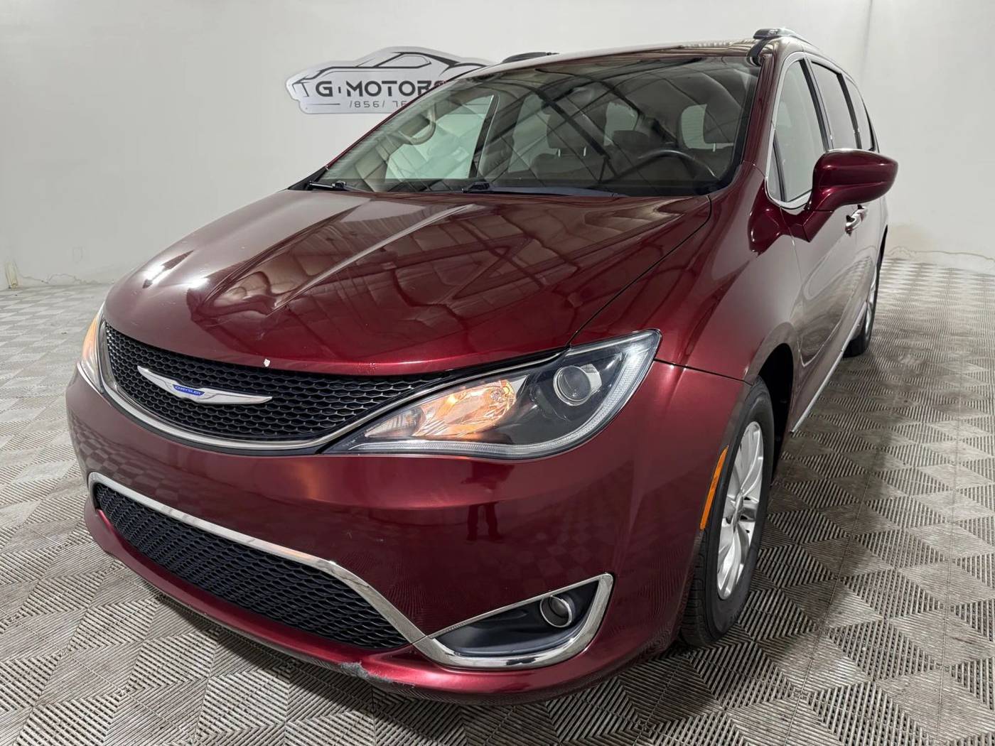 2018 Chrysler Pacifica Touring L — Minivan — 75,921 mi — Waterford Works, NJ