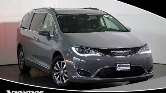 2020 Chrysler Pacifica Touring L Plus — Minivan — 76,299 mi — Naperville, IL
