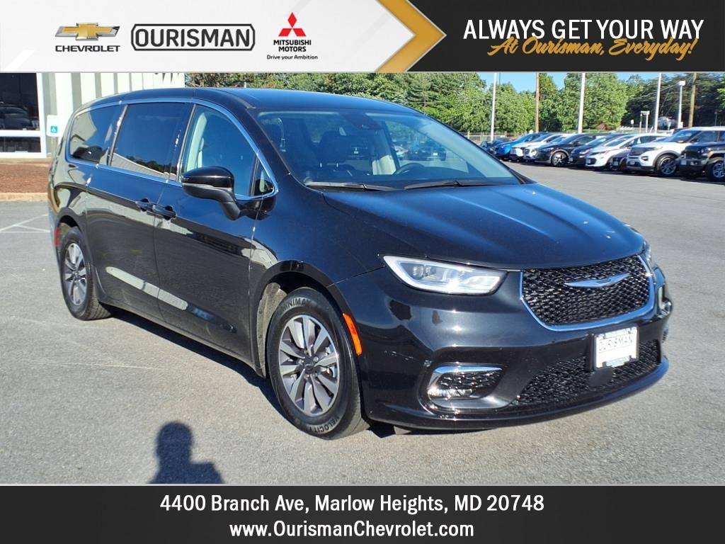 2023 Chrysler Pacifica Hybrid Touring L — Minivan — 32,433 mi — Marlow Heights, MD