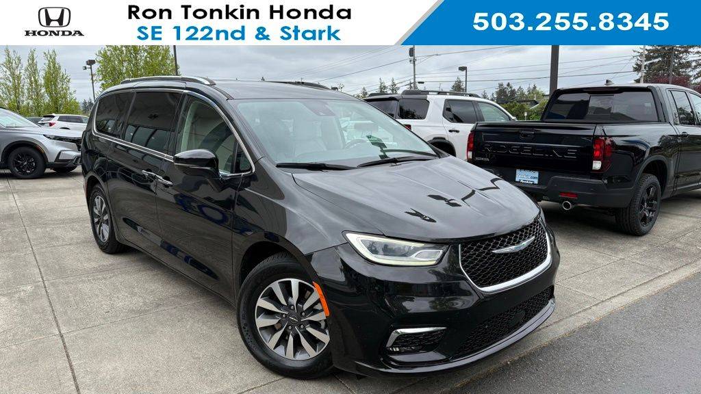 2021 Chrysler Pacifica Hybrid Touring L — Minivan — 70,524 mi — Portland, OR