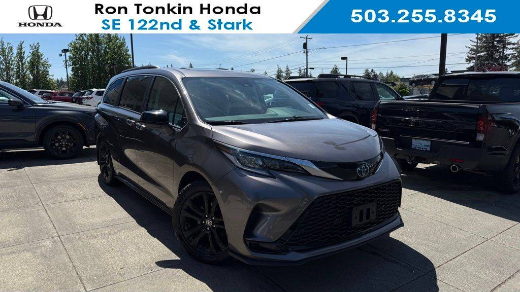 2022 Toyota Sienna XSE — Minivan — 38,211 mi — Portland, OR