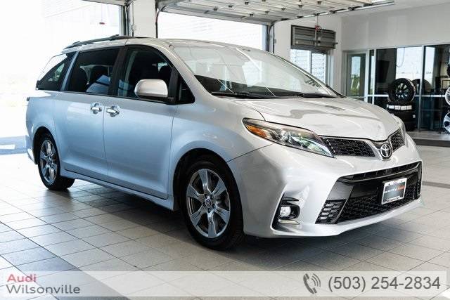 2018 Toyota Sienna SE — Minivan — 68,481 mi — Wilsonville, OR