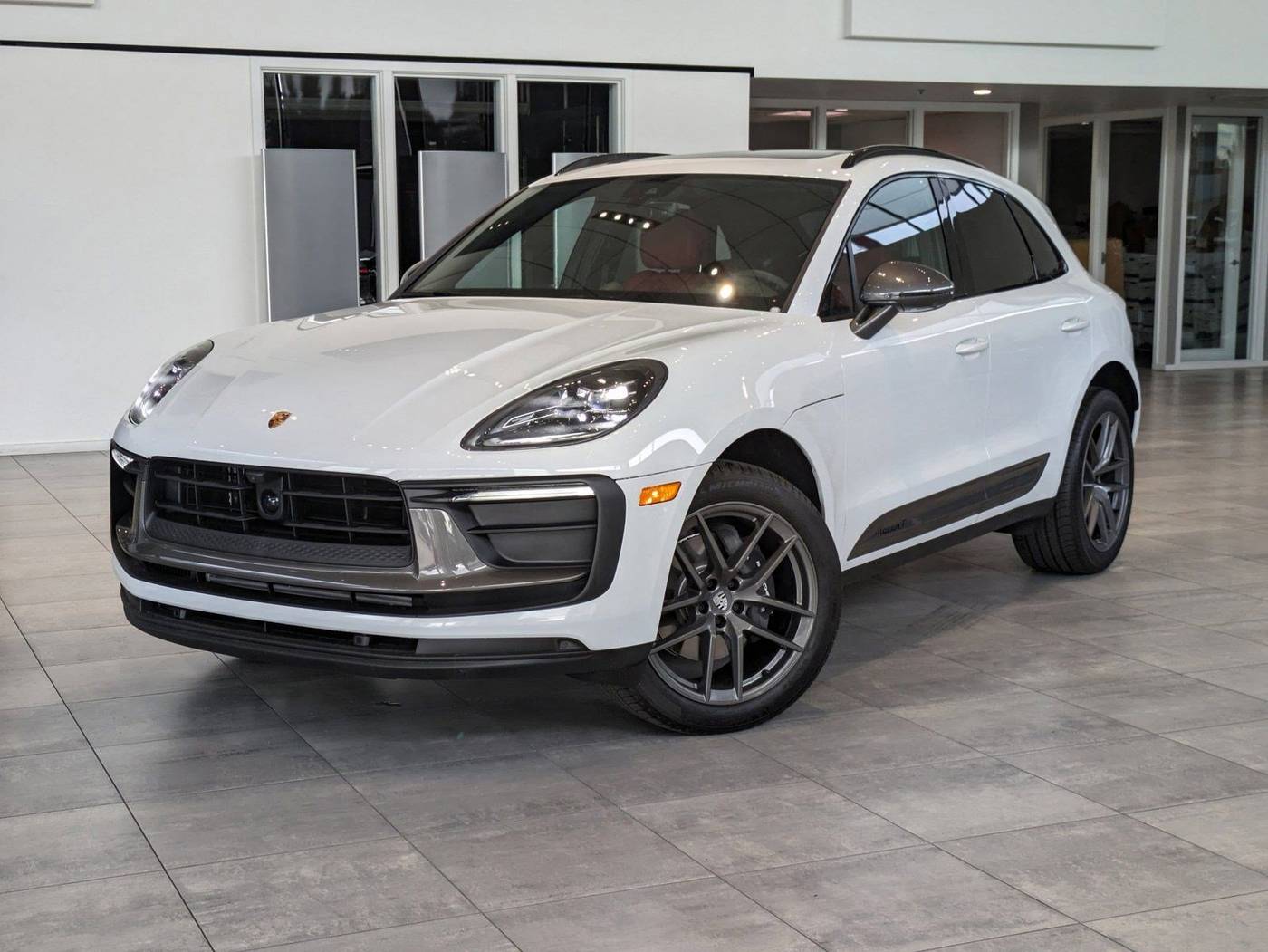 2024 Porsche Macan T — SUV — 6,311 mi — Bellevue, WA