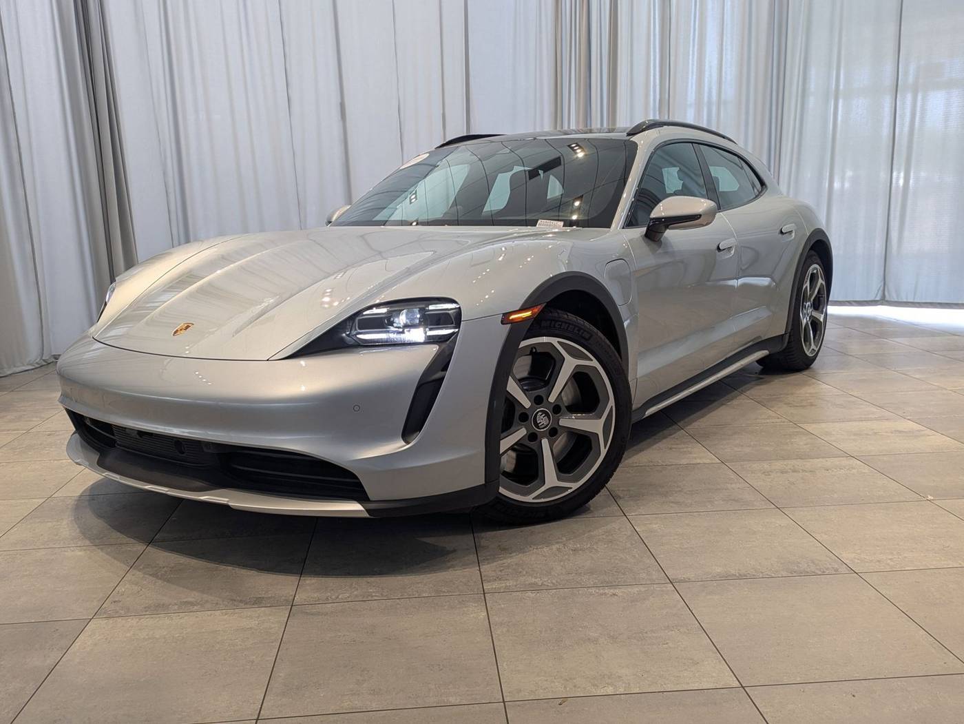 2024 Porsche Taycan 4S — Wagon — 230 mi — Bellevue, WA