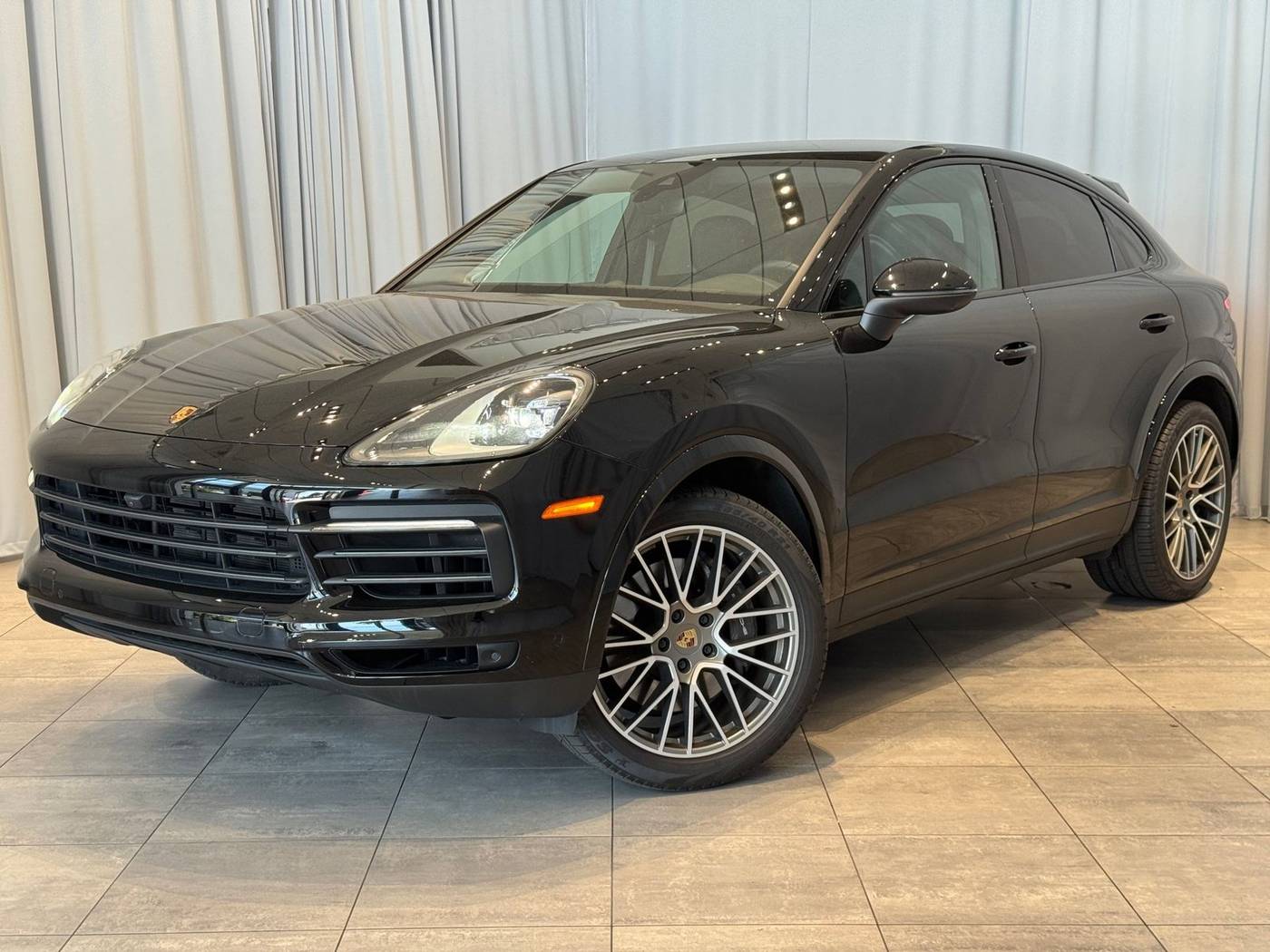 2023 Porsche Cayenne Platinum Edition — SUV — 25,397 mi — Bellevue, WA