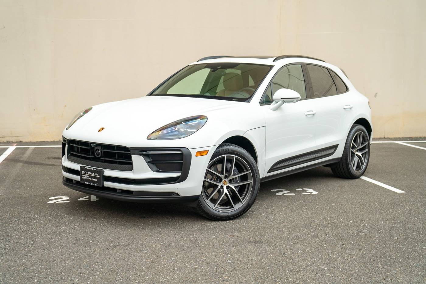 2025 Porsche Macan Standard — SUV — 5,012 mi — Bellevue, WA
