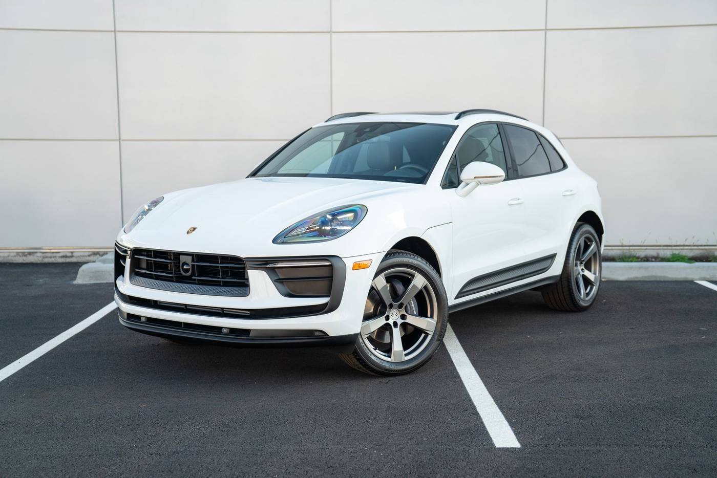 2025 Porsche Macan T — SUV — 8,622 mi — Bellevue, WA