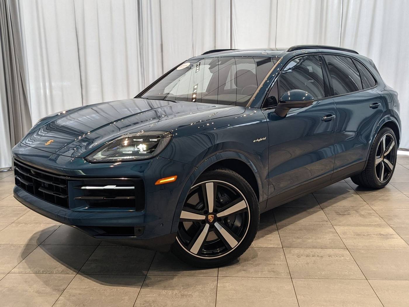 2024 Porsche Cayenne E-Hybrid — SUV — 2,777 mi — Bellevue, WA
