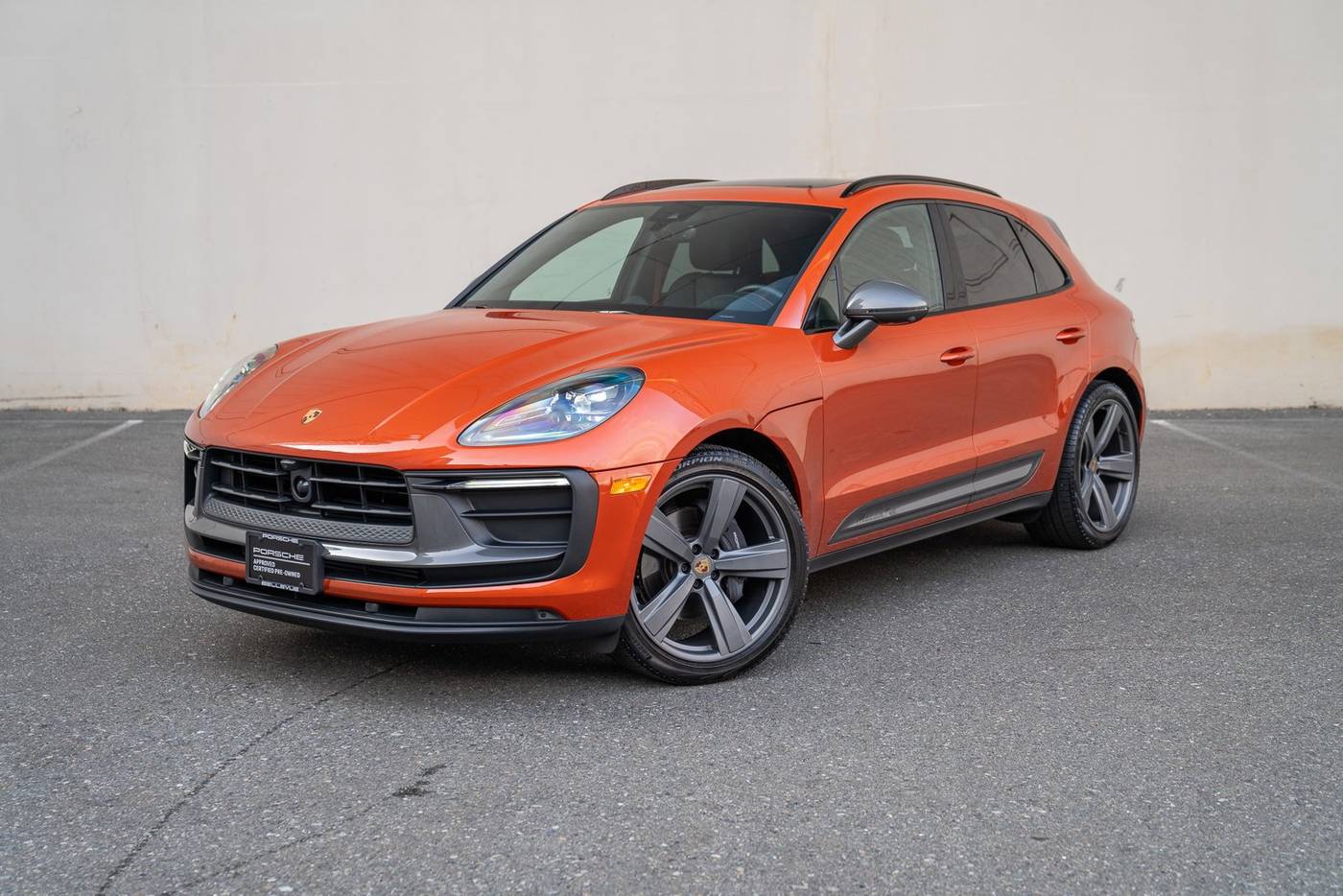 2025 Porsche Macan T — SUV — 5,750 mi — Bellevue, WA