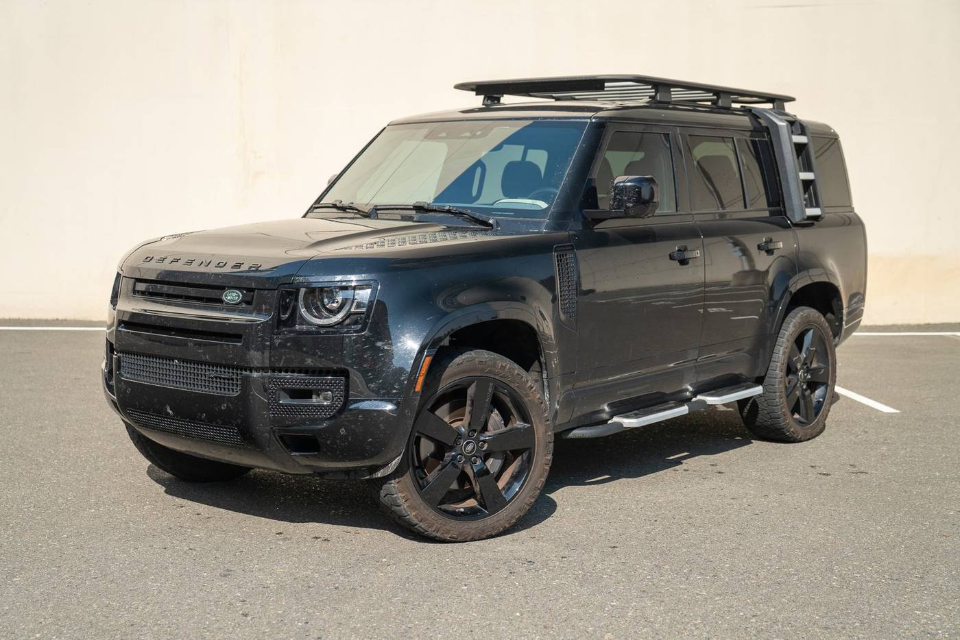 2023 Land Rover Defender X-Dynamic SE — SUV — 32,833 mi — Bellevue, WA