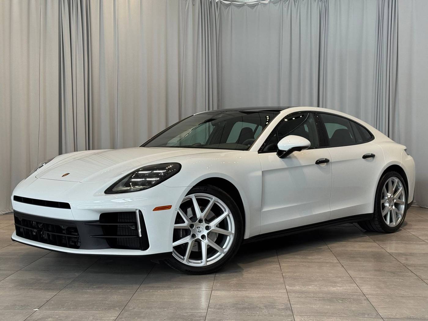 2024 Porsche Panamera 4 — Hatchback — 6,582 mi — Bellevue, WA
