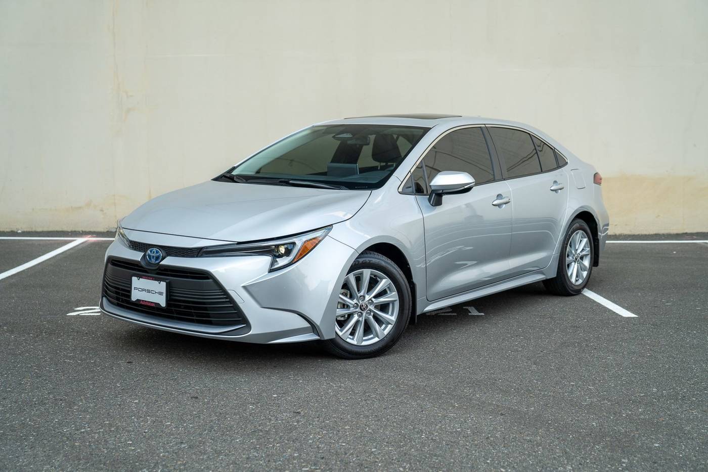 2025 Toyota Corolla Hybrid XLE — Sedan — 1,901 mi — Bellevue, WA