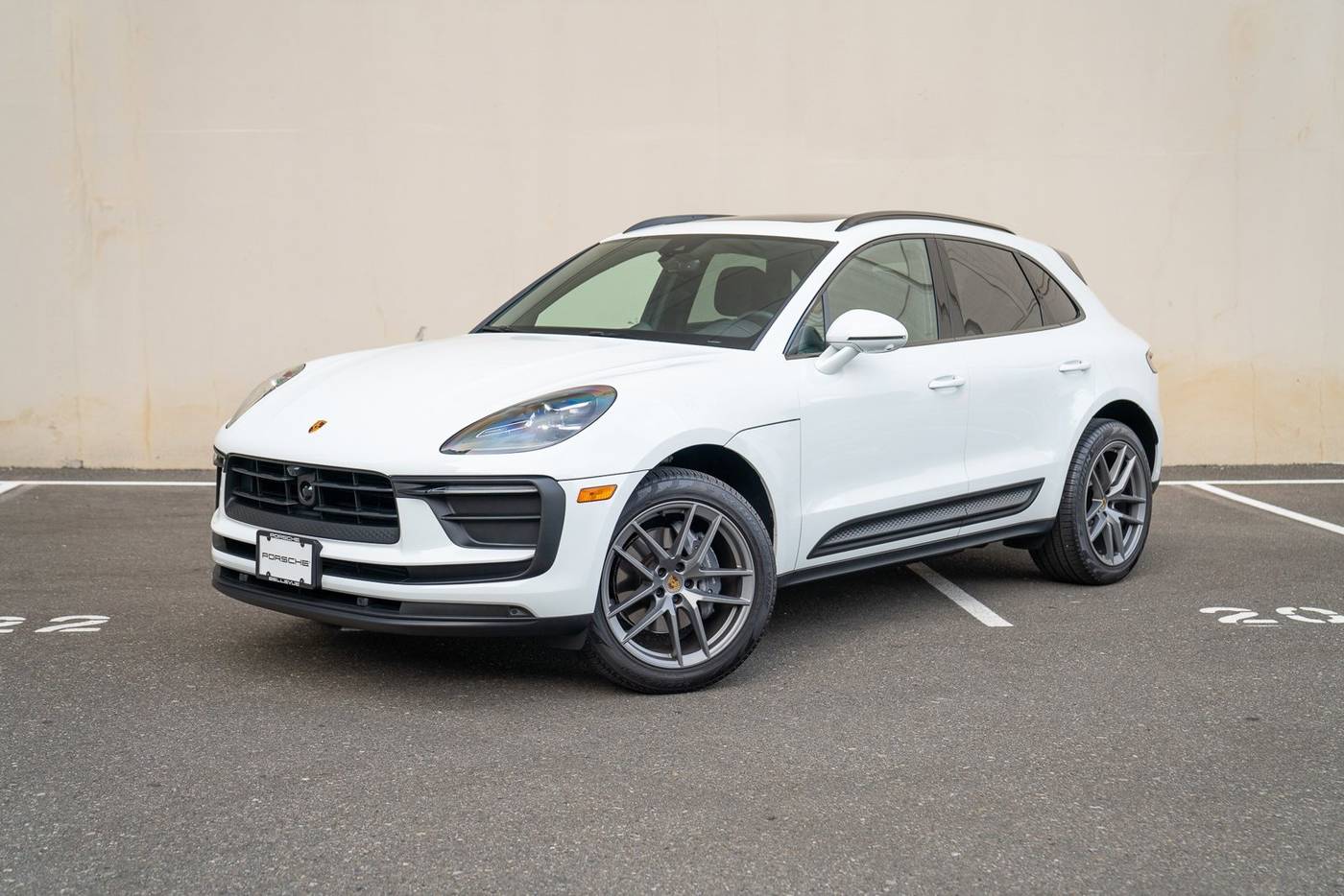 2025 Porsche Macan Standard — SUV — 5,409 mi — Bellevue, WA