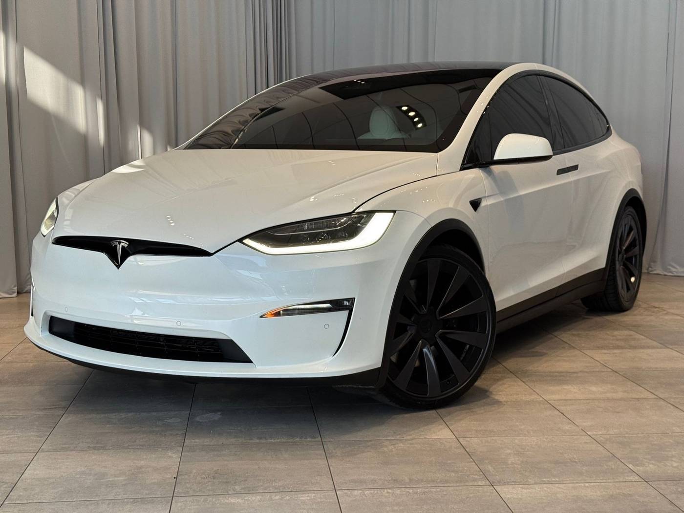 2022 Tesla Model X AWD — SUV — 32,405 mi — Bellevue, WA