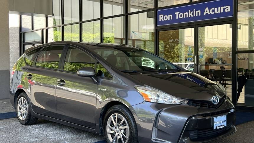 2016 Toyota Prius v Three