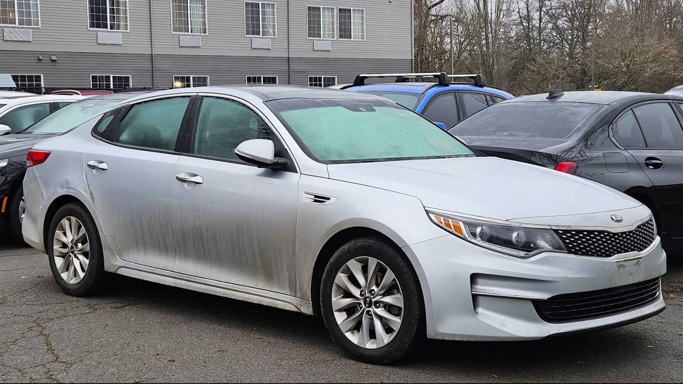 2016 Kia Optima EX — Sedan — 130,404 mi — Eugene, OR