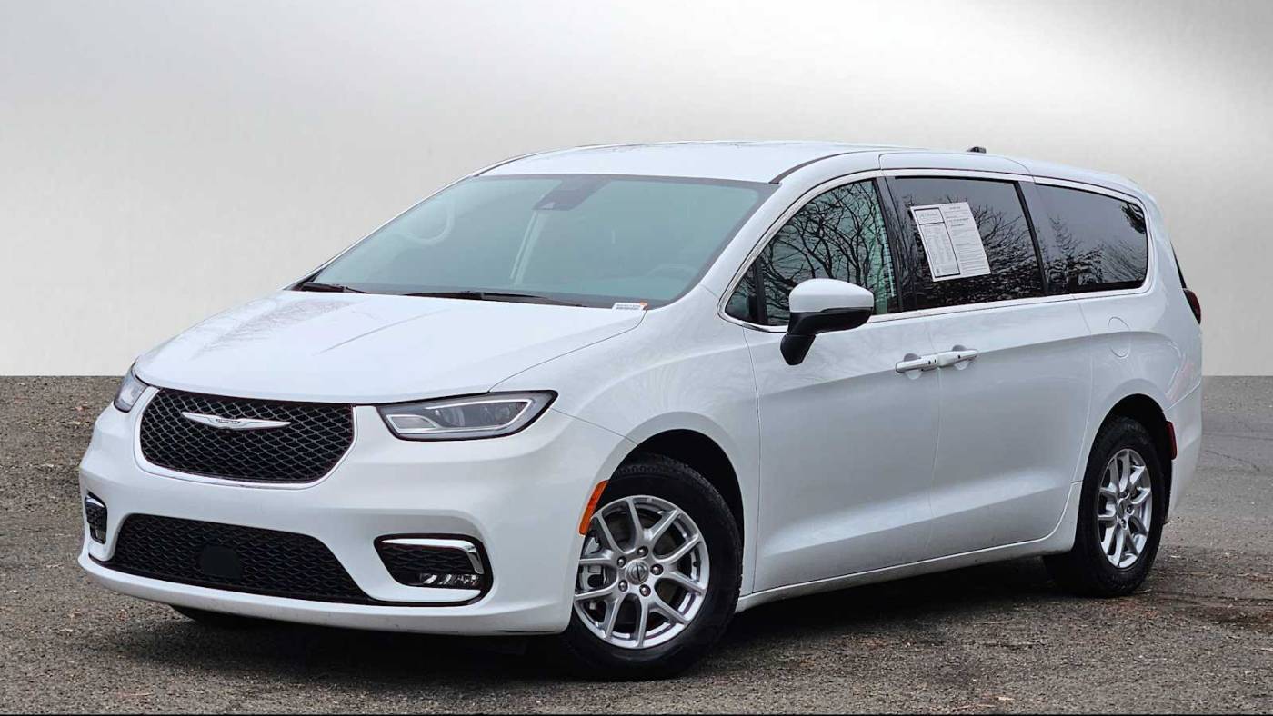 2023 Chrysler Pacifica Touring L — Minivan — 56,917 mi — Eugene, OR