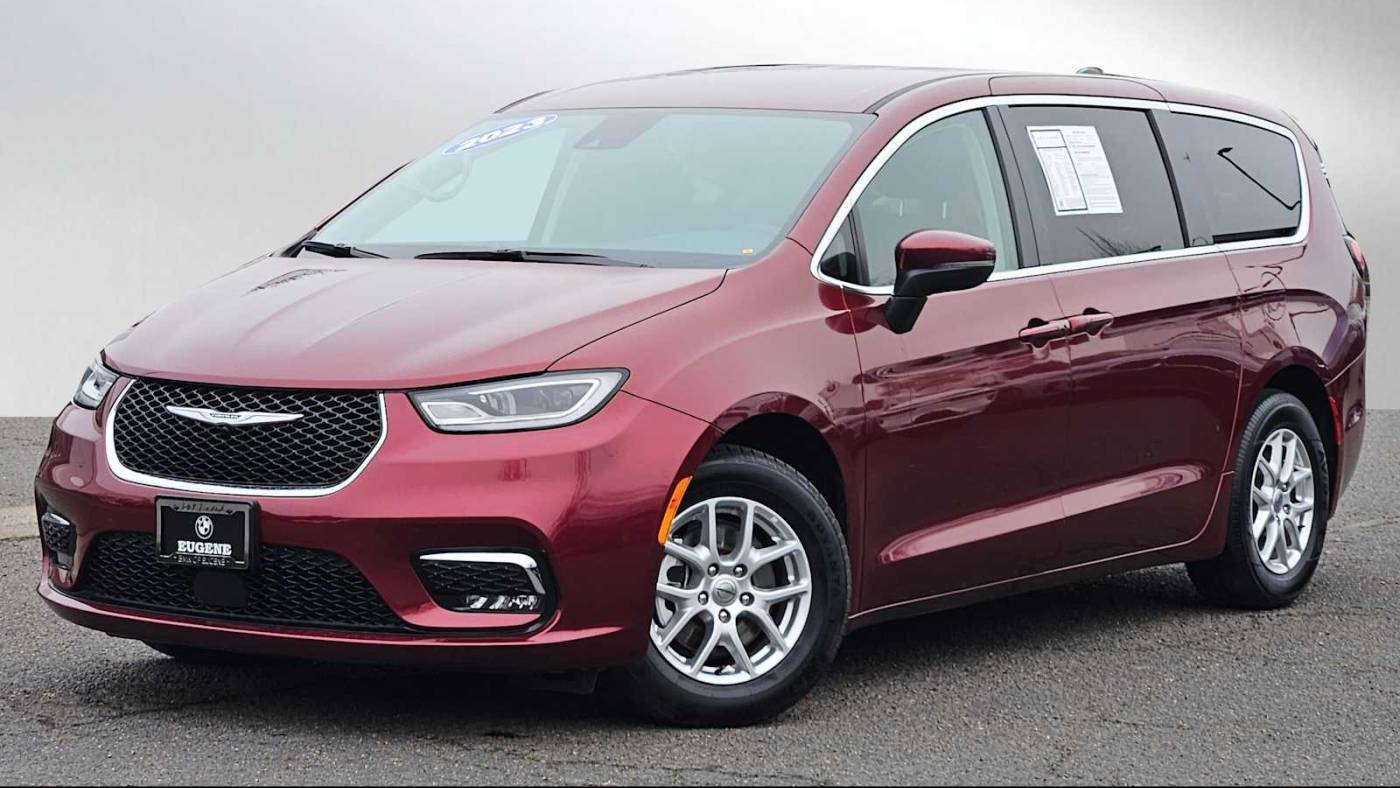2023 Chrysler Pacifica Touring L — Minivan — 54,616 mi — Eugene, OR