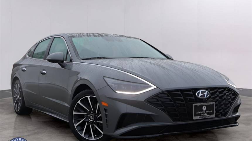 2022 Hyundai Sonata Limited — Sedan — 32,980 mi — Topeka, KS