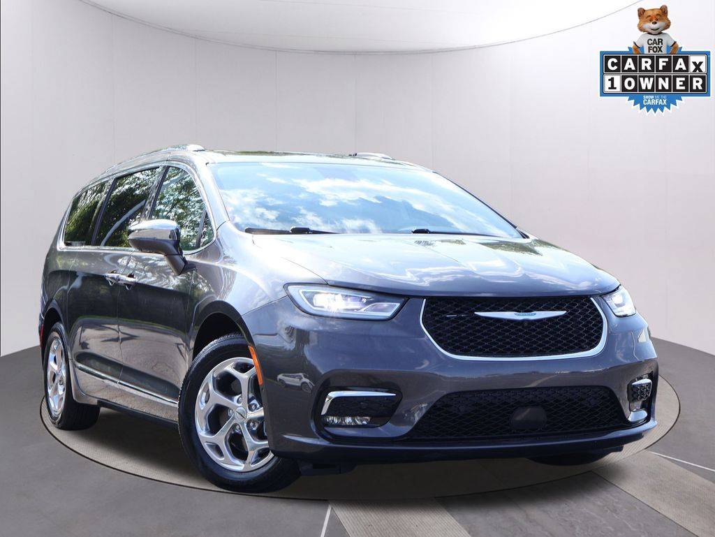 2021 Chrysler Pacifica Hybrid Limited — Minivan — 78,353 mi — Topeka, KS