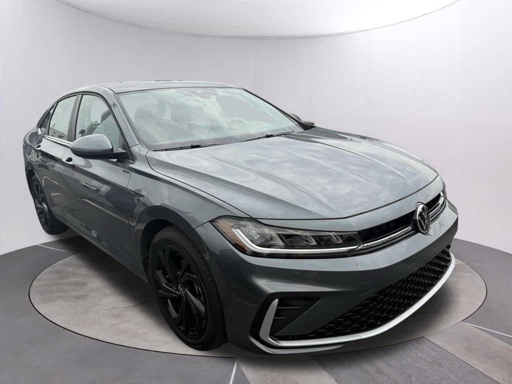 2025 Volkswagen Jetta SE — Sedan — 5,700 mi — Topeka, KS