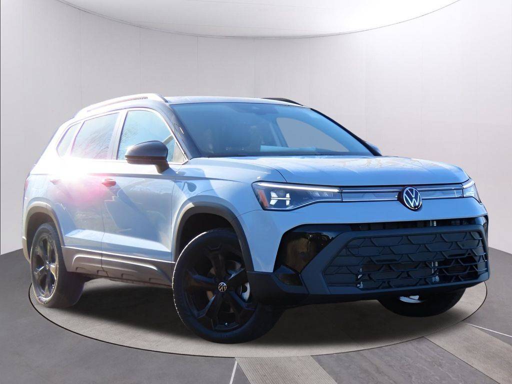 2025 Volkswagen Taos SE Black 4Motion
