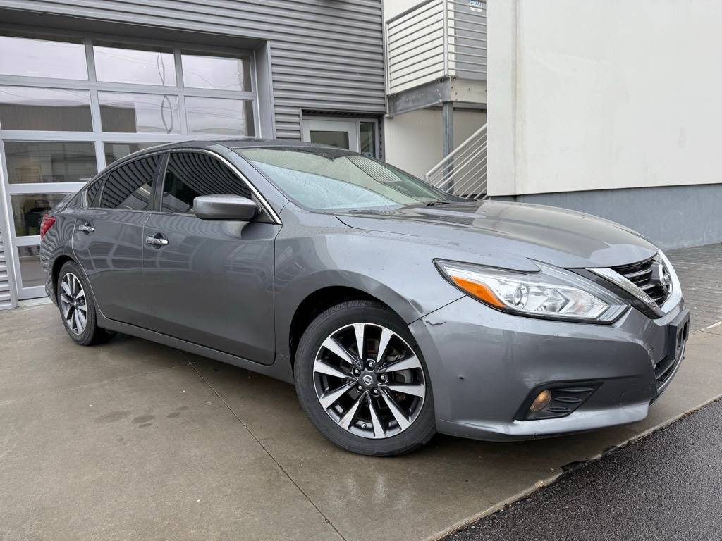2017 Nissan Altima 2.5 SV — Sedan — 105,397 mi — Topeka, KS
