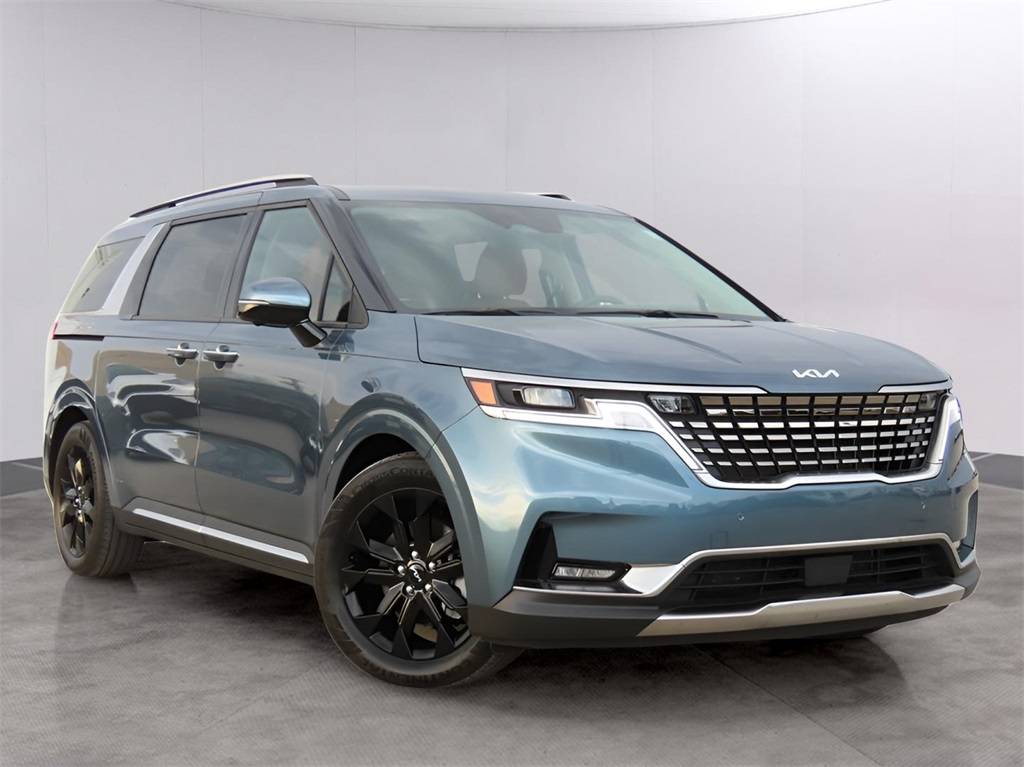 2023 Kia Carnival SX — Minivan — 40,626 mi — Topeka, KS