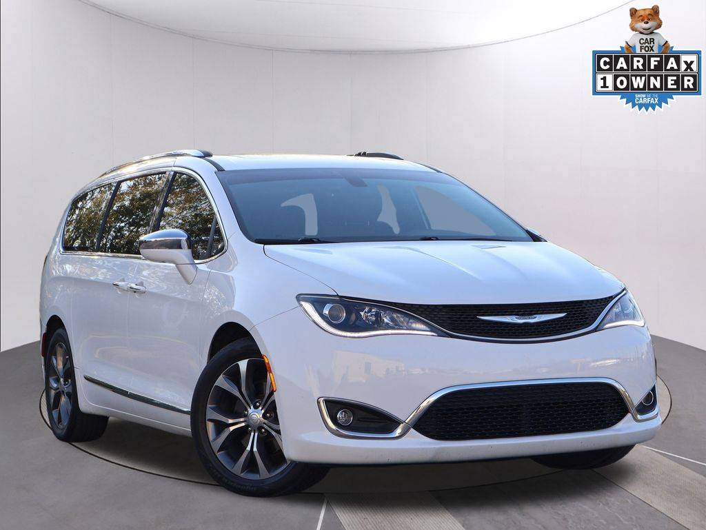 2018 Chrysler Pacifica Limited — Minivan — 72,220 mi — Topeka, KS