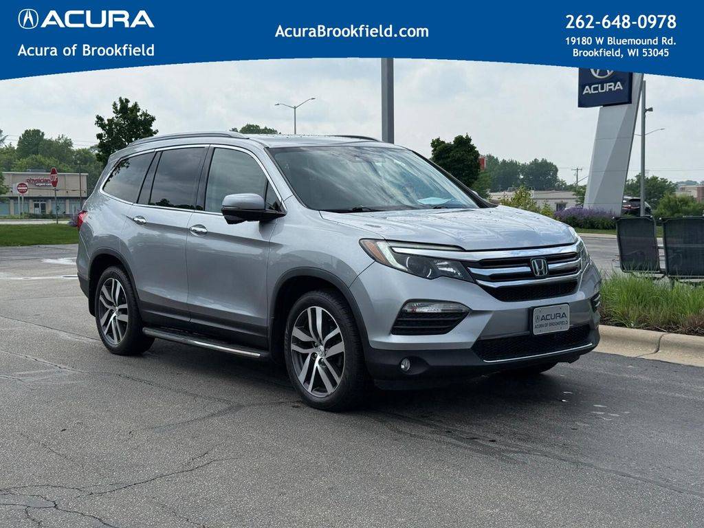 2017 Honda Pilot Touring — SUV — 97,181 mi — Brookfield, WI