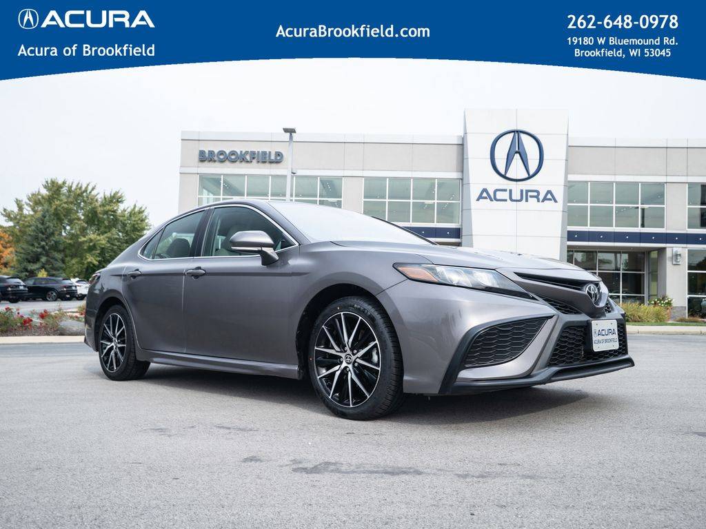 2022 Toyota Camry SE — Sedan — 68,735 mi — Brookfield, WI