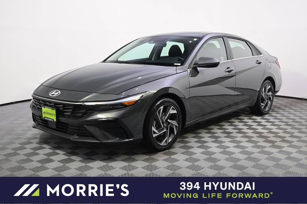 2025 Hyundai Elantra SEL Convenience — Sedan — 4,560 mi — Saint Louis Park, MN