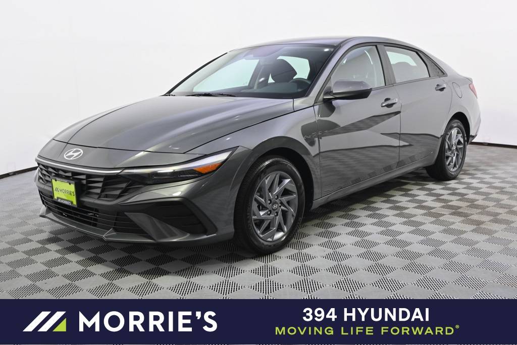 2024 Hyundai Elantra SEL — Sedan — 6,105 mi — Saint Louis Park, MN