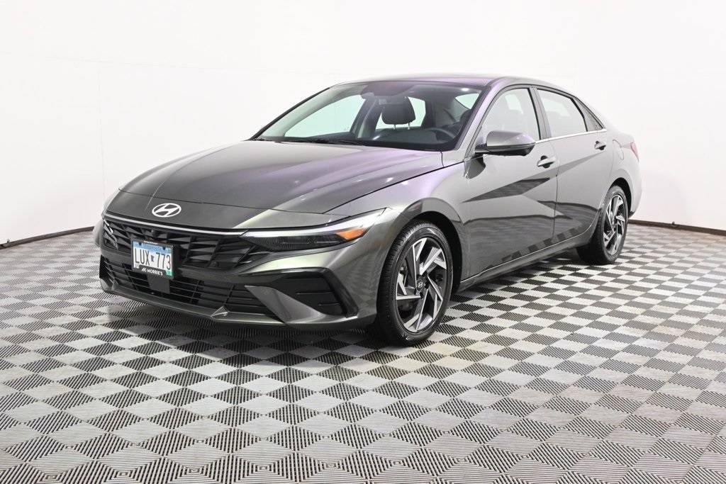 2024 Hyundai Elantra Limited — Sedan — 4,491 mi — Saint Louis Park, MN