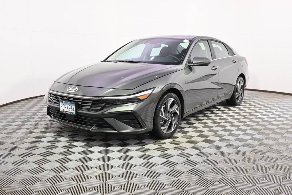 2024 Hyundai Elantra Limited — Sedan — 4,483 mi — Saint Louis Park, MN