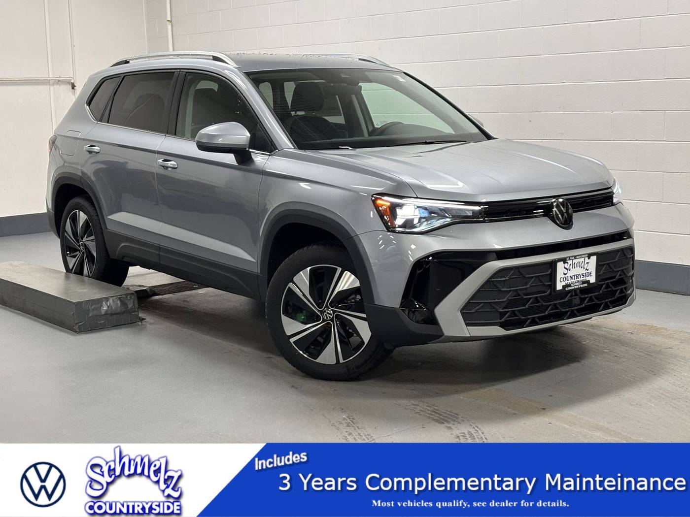2025 Volkswagen Taos SE — SUV — 4,579 mi — Maplewood, MN