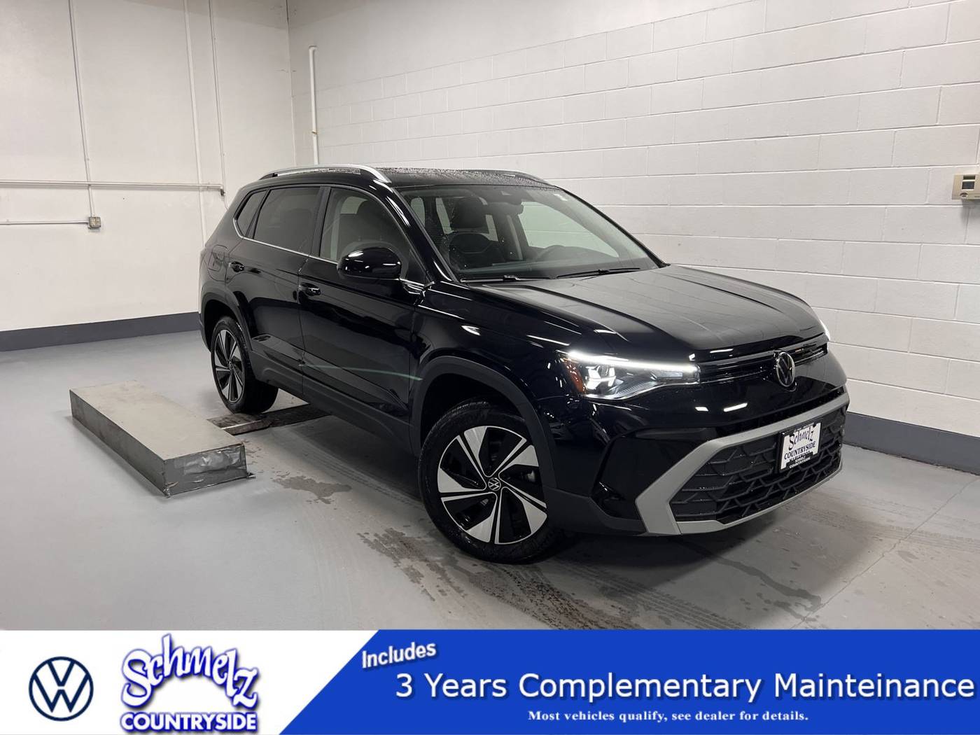 2025 Volkswagen Taos SE — SUV — 4,590 mi — Maplewood, MN