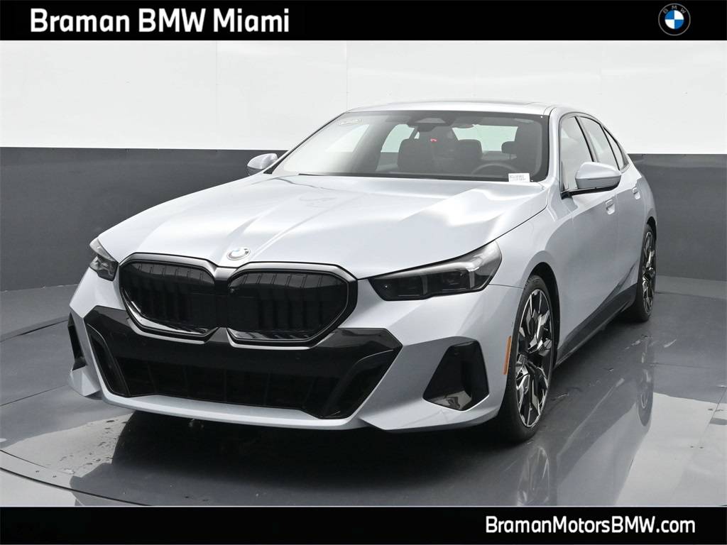 2025 BMW 5 Series 530i — Sedan — 1,300 mi — Miami, FL