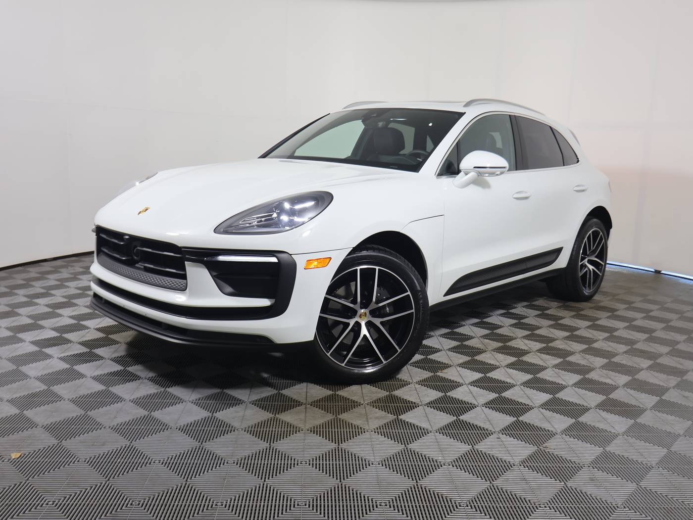 2024 Porsche Macan Standard — SUV — 5,873 mi — West Melbourne, FL