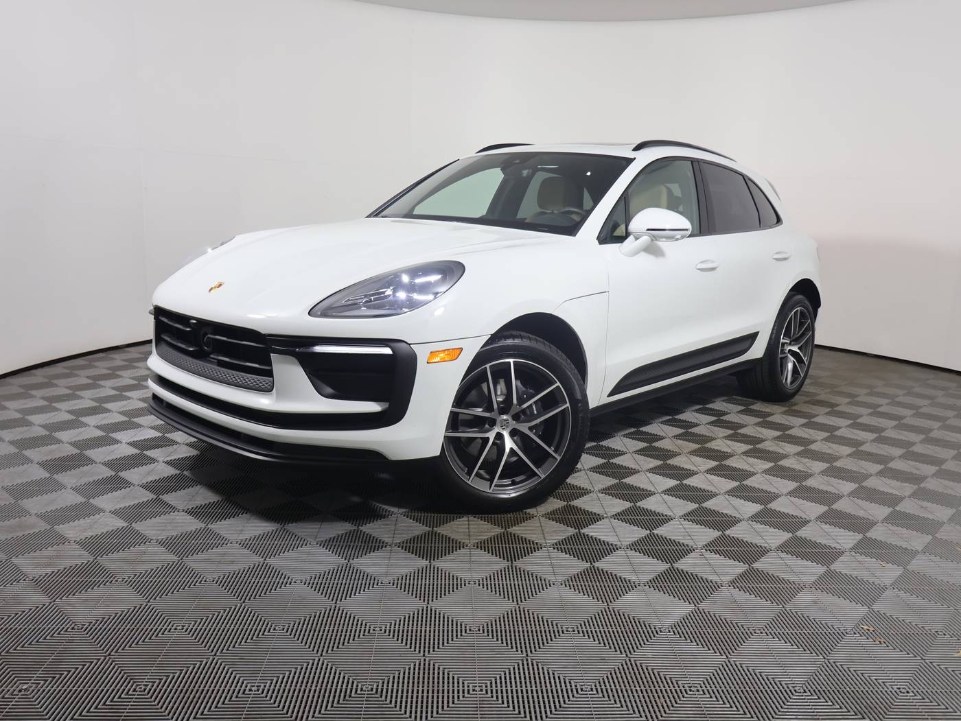2025 Porsche Macan Standard — SUV — 5,810 mi — West Melbourne, FL